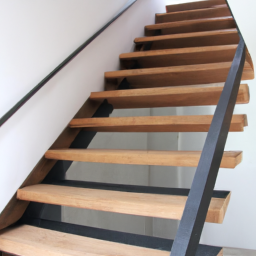 Construire un Escalier de Secours Conforme aux Normes Saint-Brieuc